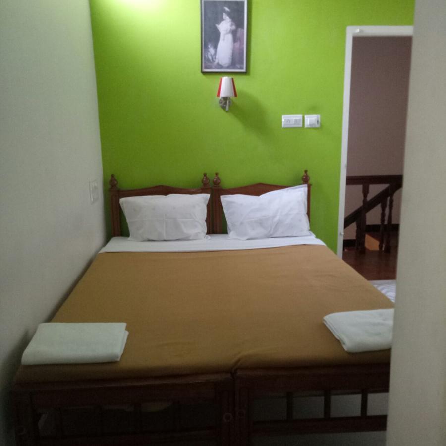 Seaway'S Inn Kochi Exterior photo