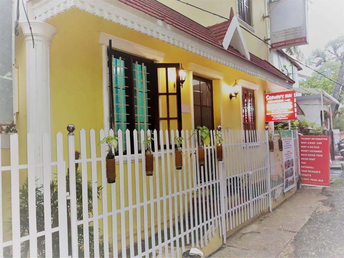 Seaway'S Inn Kochi Exterior photo